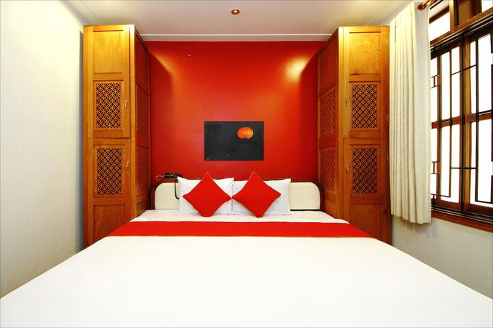 Room 13 of 119