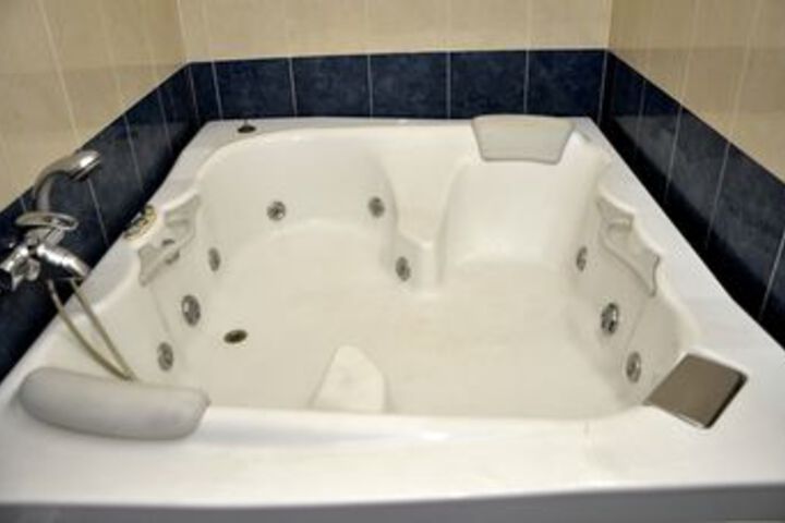 Hot Tub 22 of 29