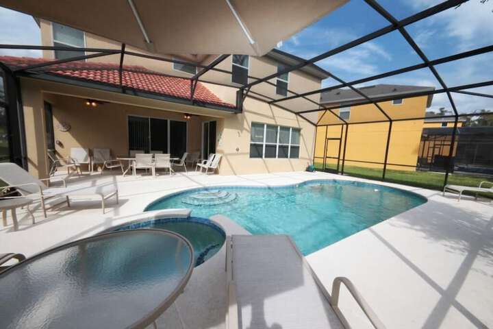 301 Las Fuentes Drive Home in Kissimmee, FL
