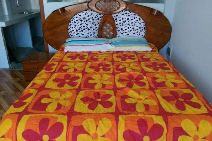Room 8 of 18