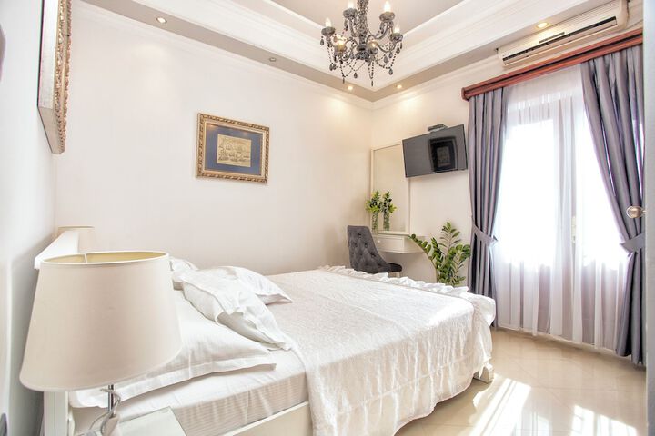 Room 16 of 60