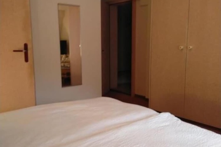 Room 13 of 44