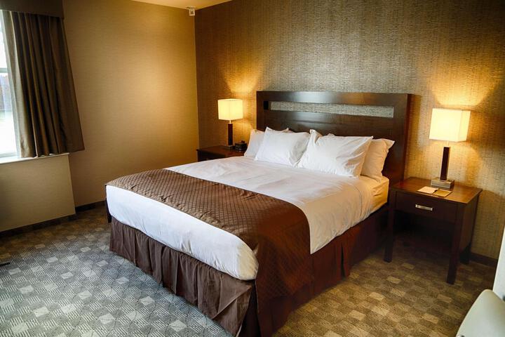 1 King Bed City View (4 of 11)