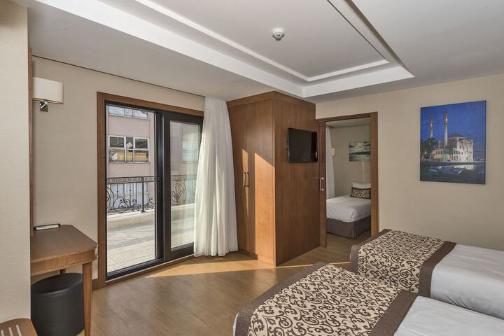 Room 17 of 60