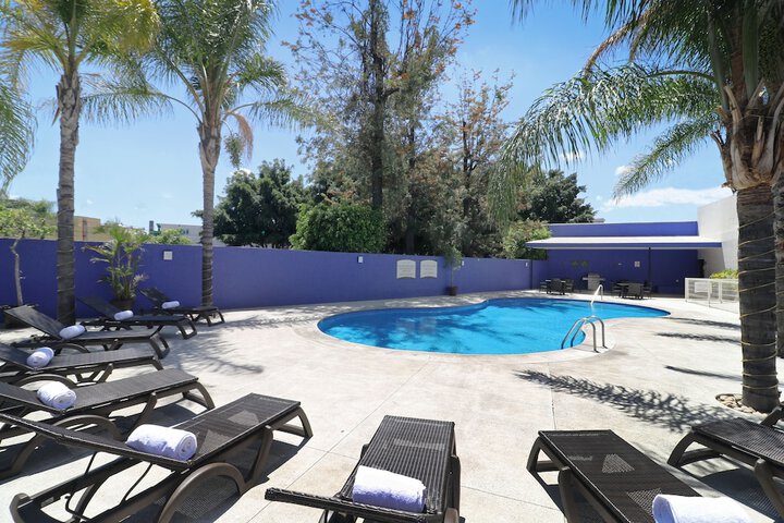 Pool Hotel