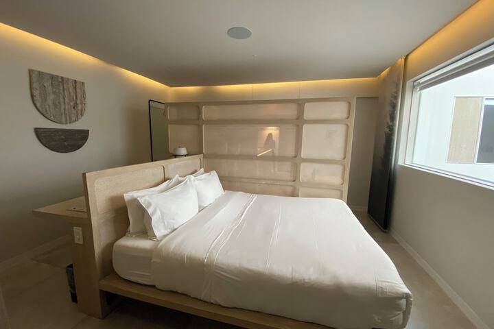 Room 16 of 48