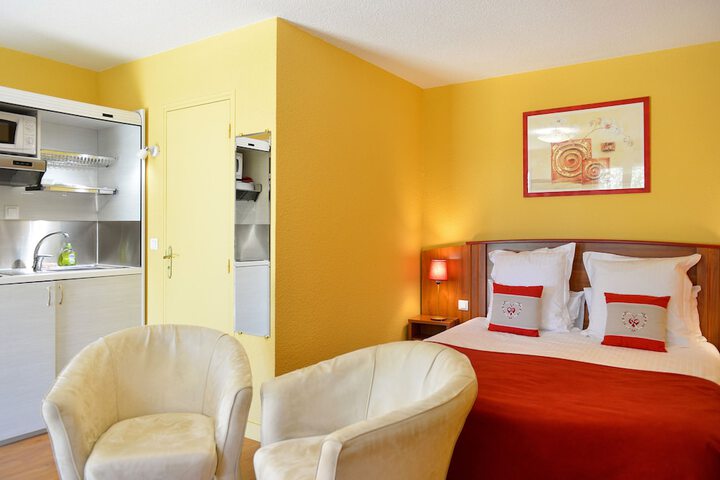 Room 33 of 118