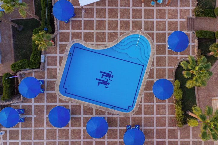 Pool Hotel