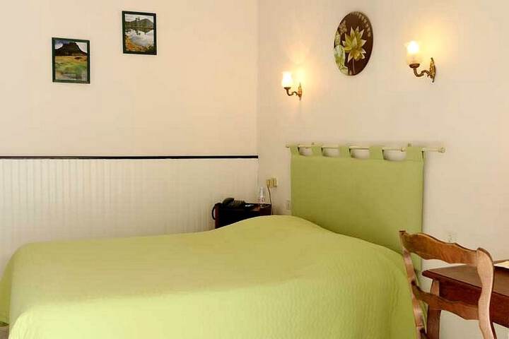 Room 2 of 11