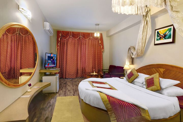 Room 27 of 54