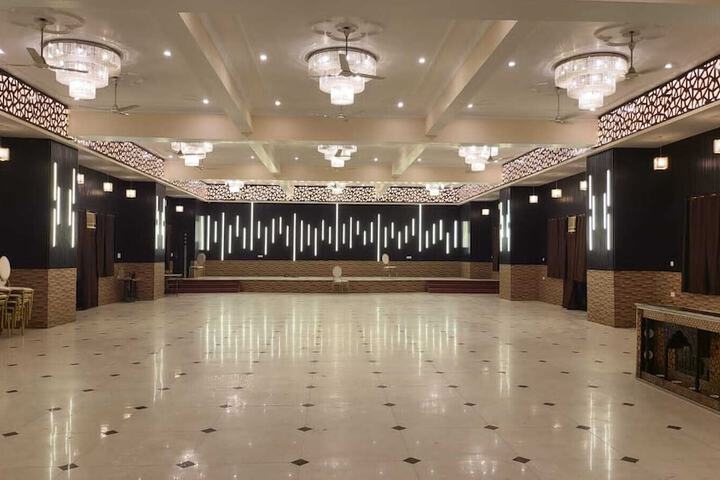 Ballroom/Hall 24 of 25