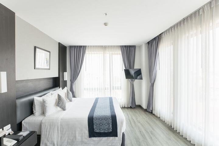Room 9 of 74