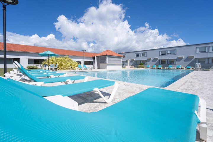 Hotel with Pool