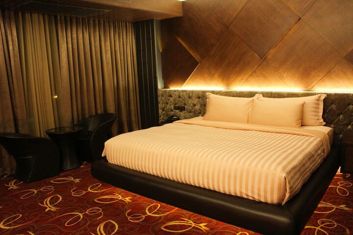 Room 19 of 42
