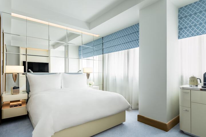 Room 42 of 82
