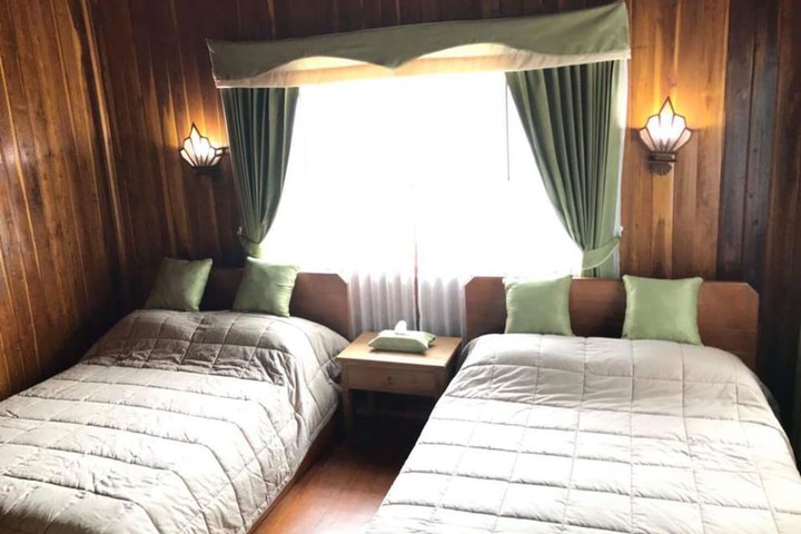 Room 2 of 25