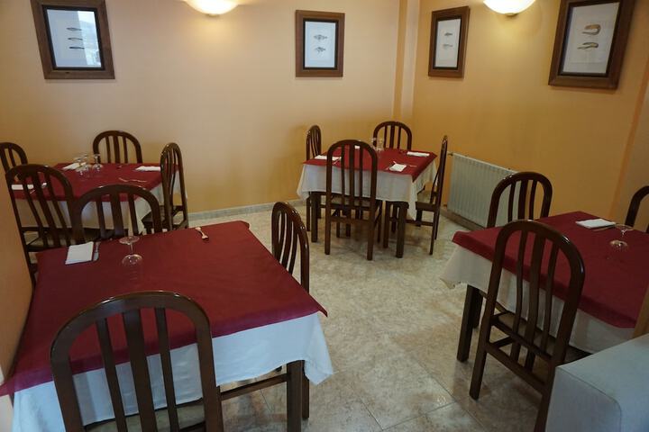 Dining 52 of 56