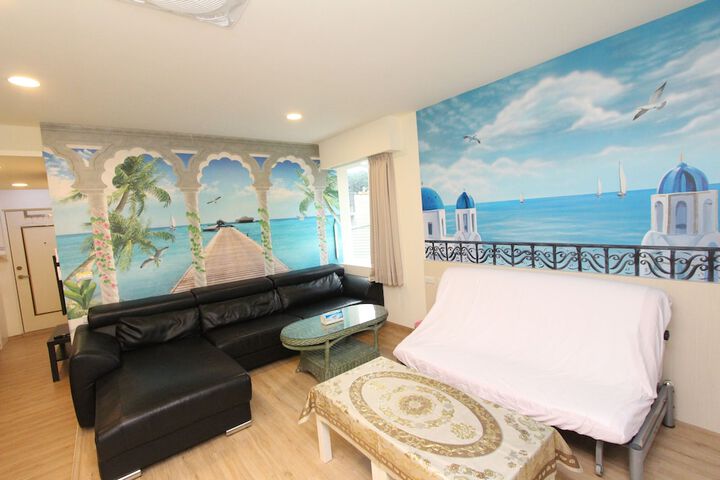 Room 150 of 246