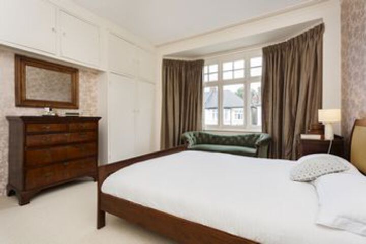 Room 9 of 21