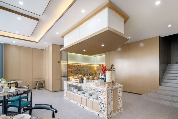 Country Inn & Suites by Radisson Urumqi Meimei Shopping Center Museum Hotel