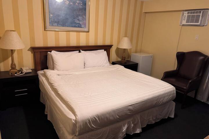 Room 16 of 77