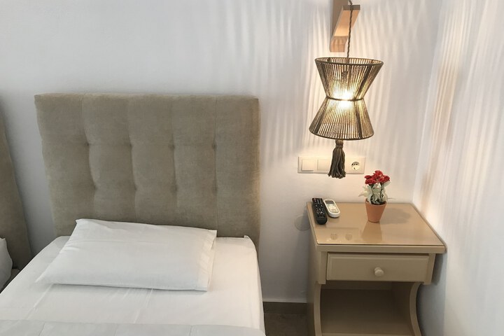 Room 16 of 39