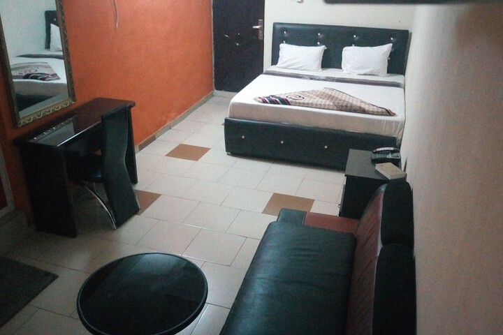 Room 7 of 20