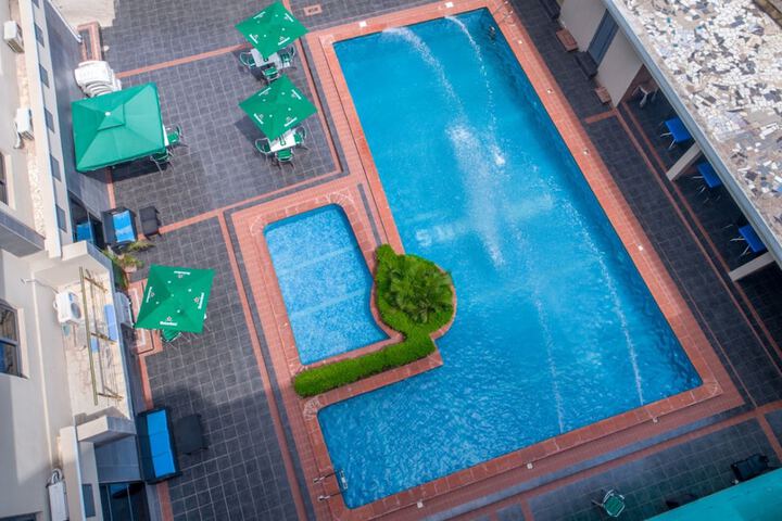 Pool 29 of 39