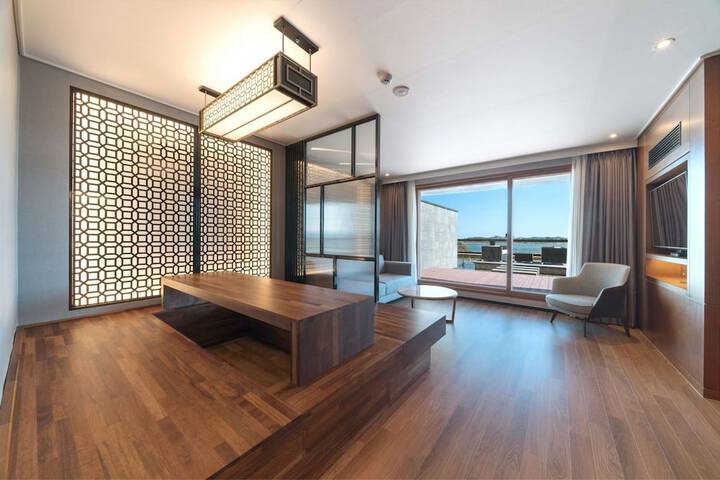 Room 48 of 111