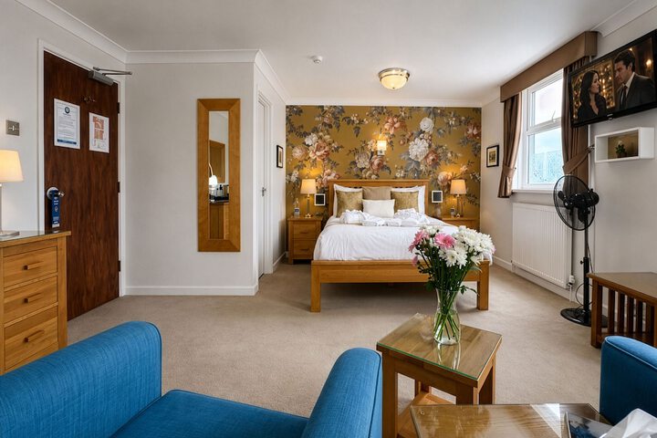 Room 16 of 64