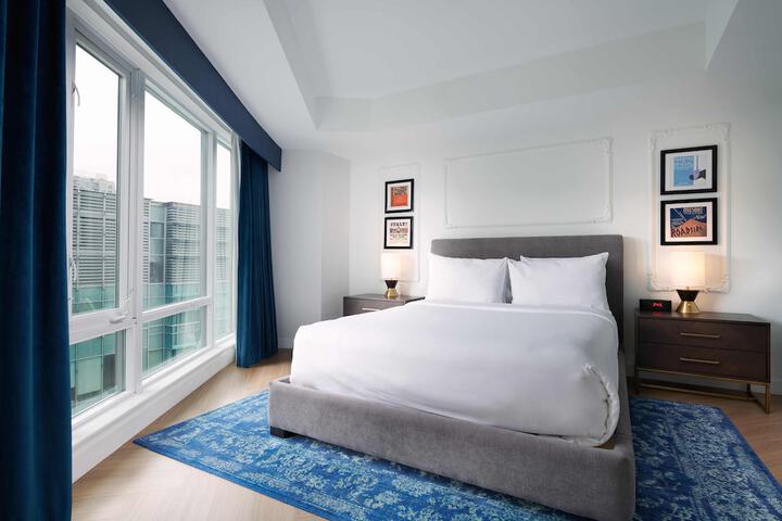 Room 6 of 33