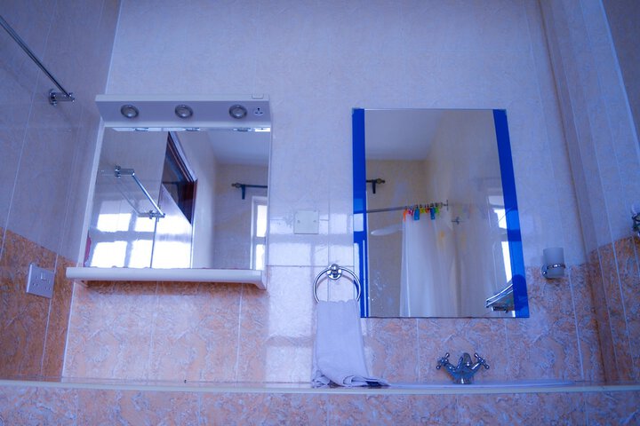 Room 25 of 43