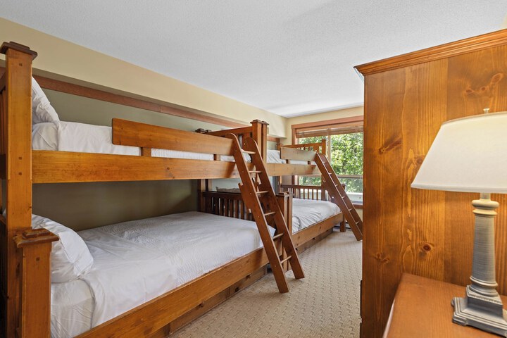 Room 10 of 342