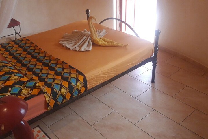 Room 5 of 82