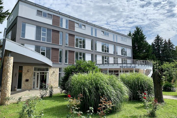 Well Hotel in Harkany