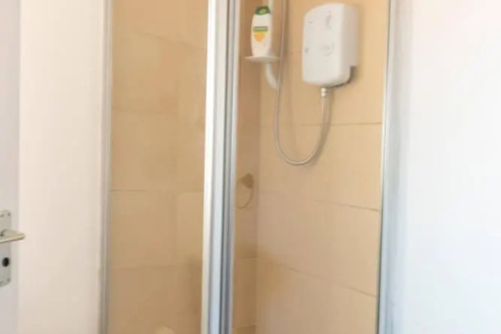 Room 8 of 14