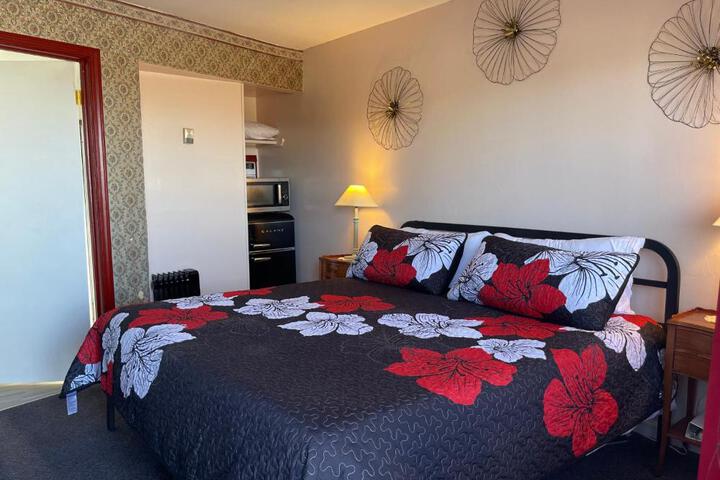 Classic Double Room 1 Queen Bed (1 of 33)