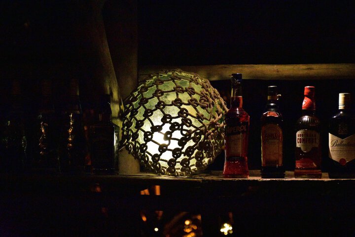 Lounge 76 of 111