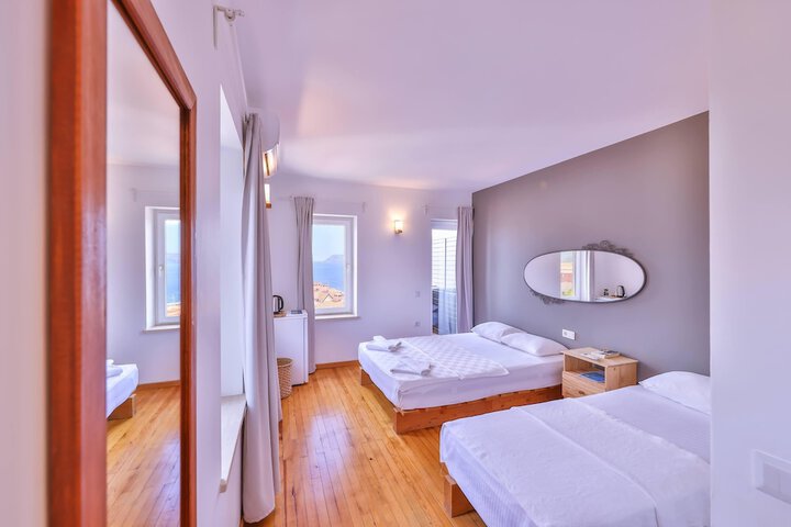 Room 6 of 87