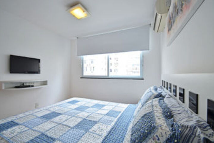 Room 13 of 27