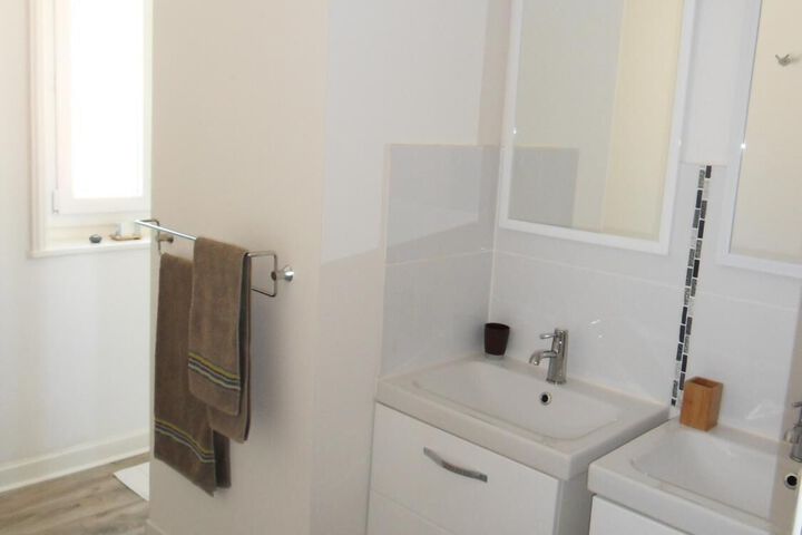 Room 4 of 35