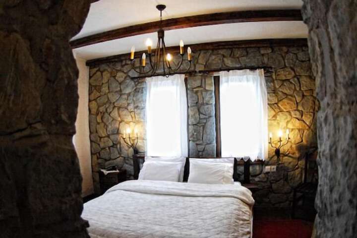 Room 28 of 61