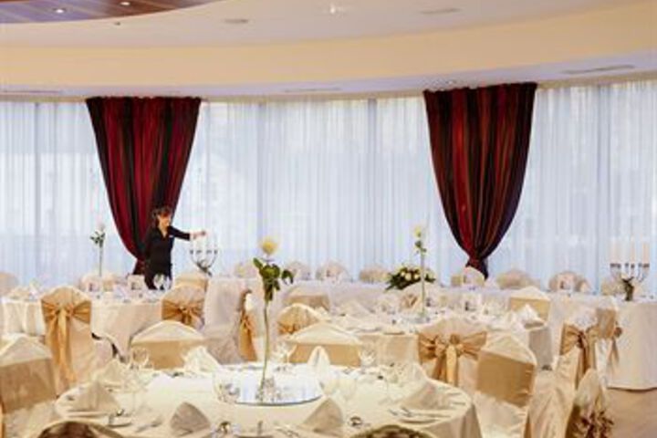Ballroom/Hall 2 of 27