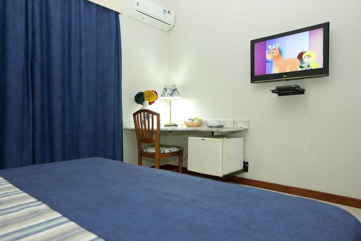 Room 11 of 24