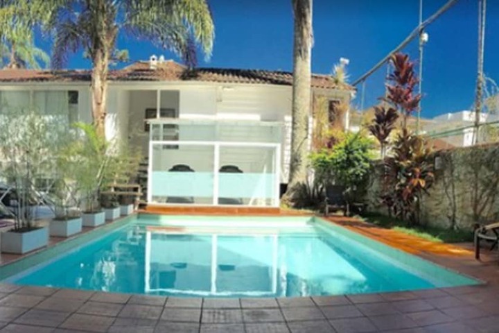 Hotel Pool