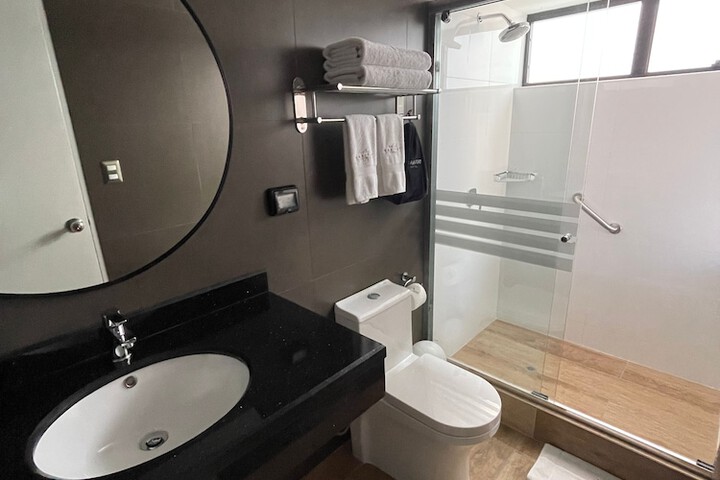 Room 16 of 37