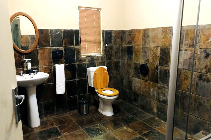 Room 151 of 275
