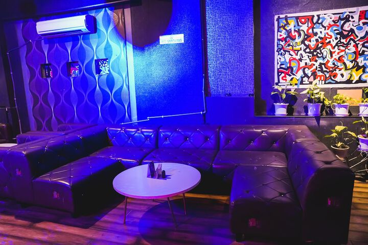 Lounge 91 of 120