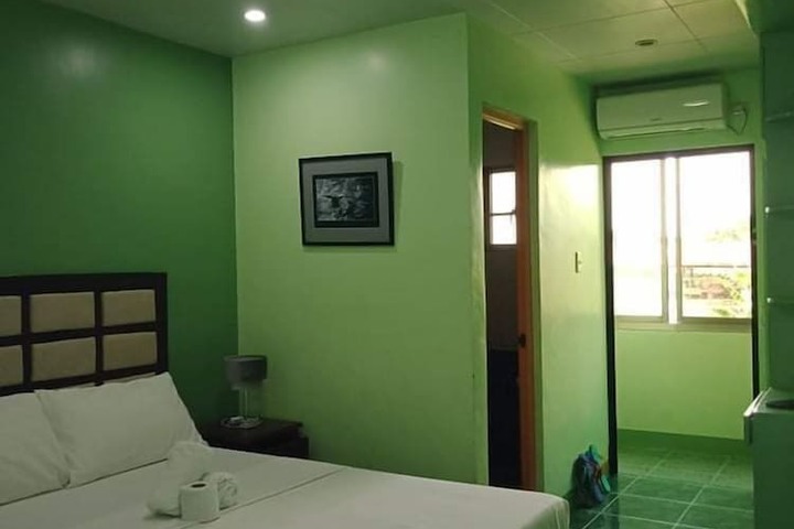 Room 16 of 30