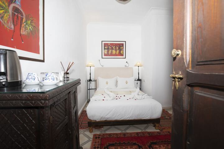 Room 28 of 109